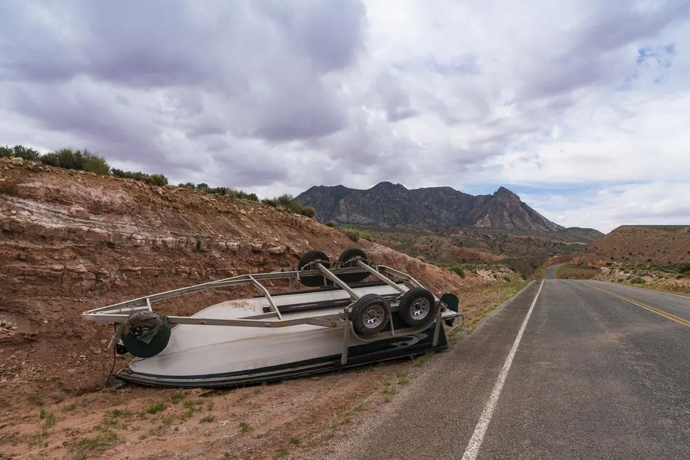 Boat Dislodges From Trailer, Causes Car Accidents on Fort Worth Highway